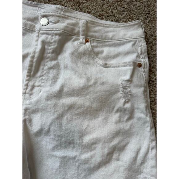 Dear John white denim Jean shorts, Size 31 - Picture 9 of 10